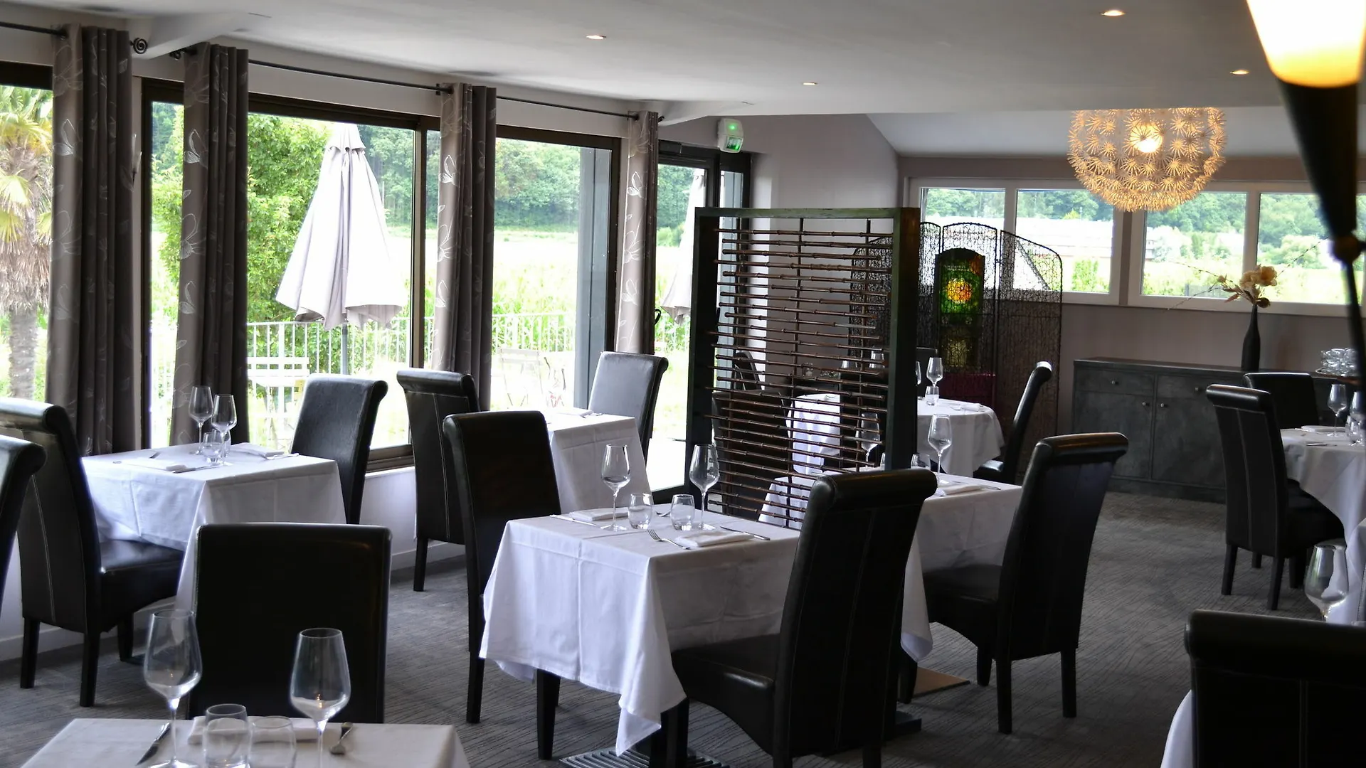 Hôtel The Originals Les 4 Salines Roz-sur-Couesnon 3*,