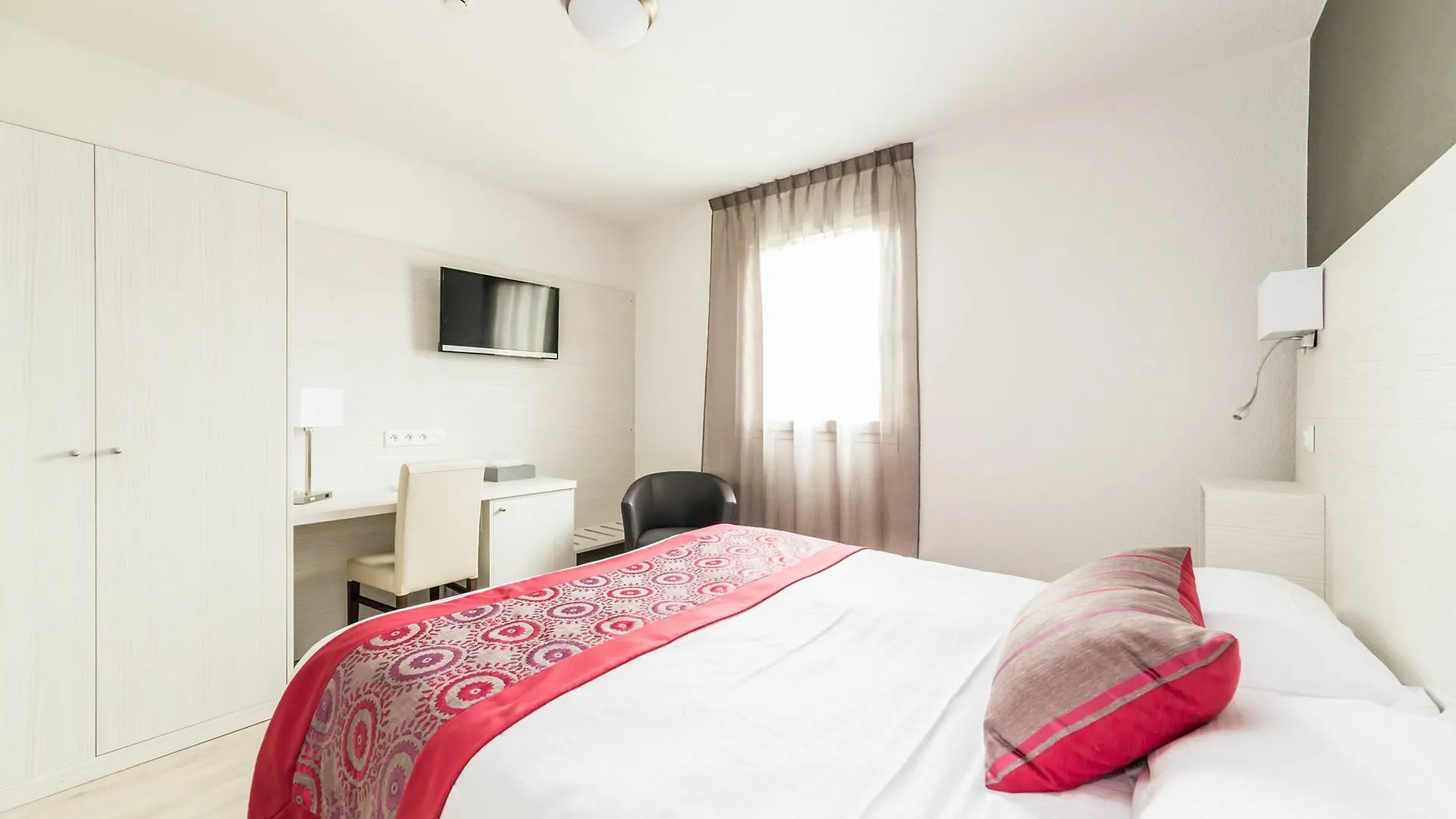 *** Hotel Hôtel The Originals Les 4 Salines Roz-sur-Couesnon France