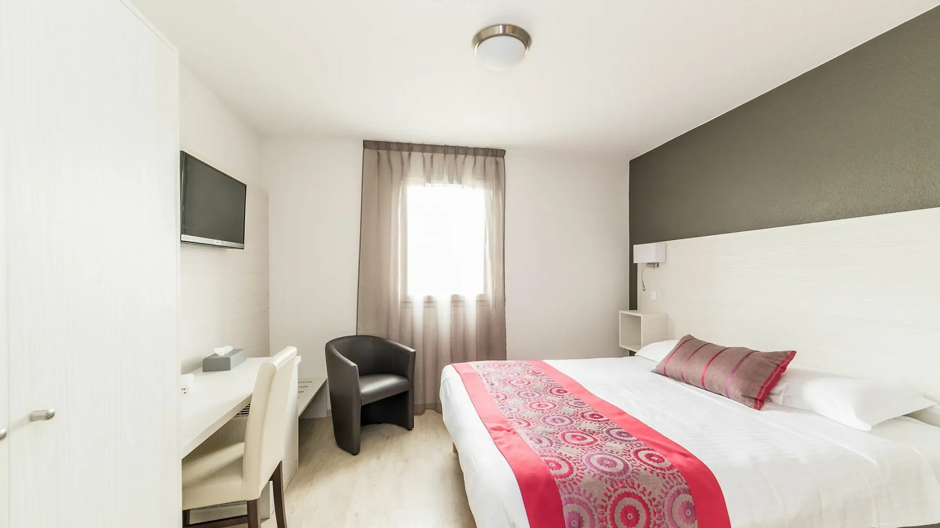 *** Hotel Inter-Hotel Le Mont Saint-Michel Sud Les Quatre Salines Roz-sur-Couesnon France